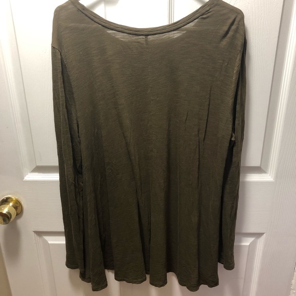 Old Navy Flowy Olive Green Long Sleeve Trapeze Top - Picture 5 of 6